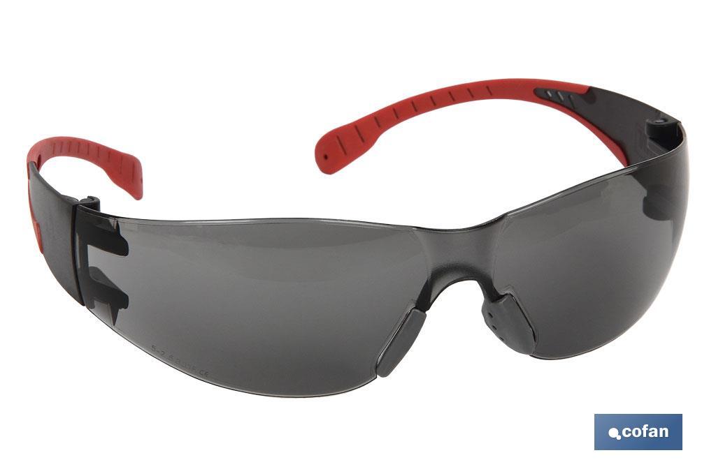 GAFAS SEGURIDAD SUPER LIGERA 18Grs LENTE OSCURA